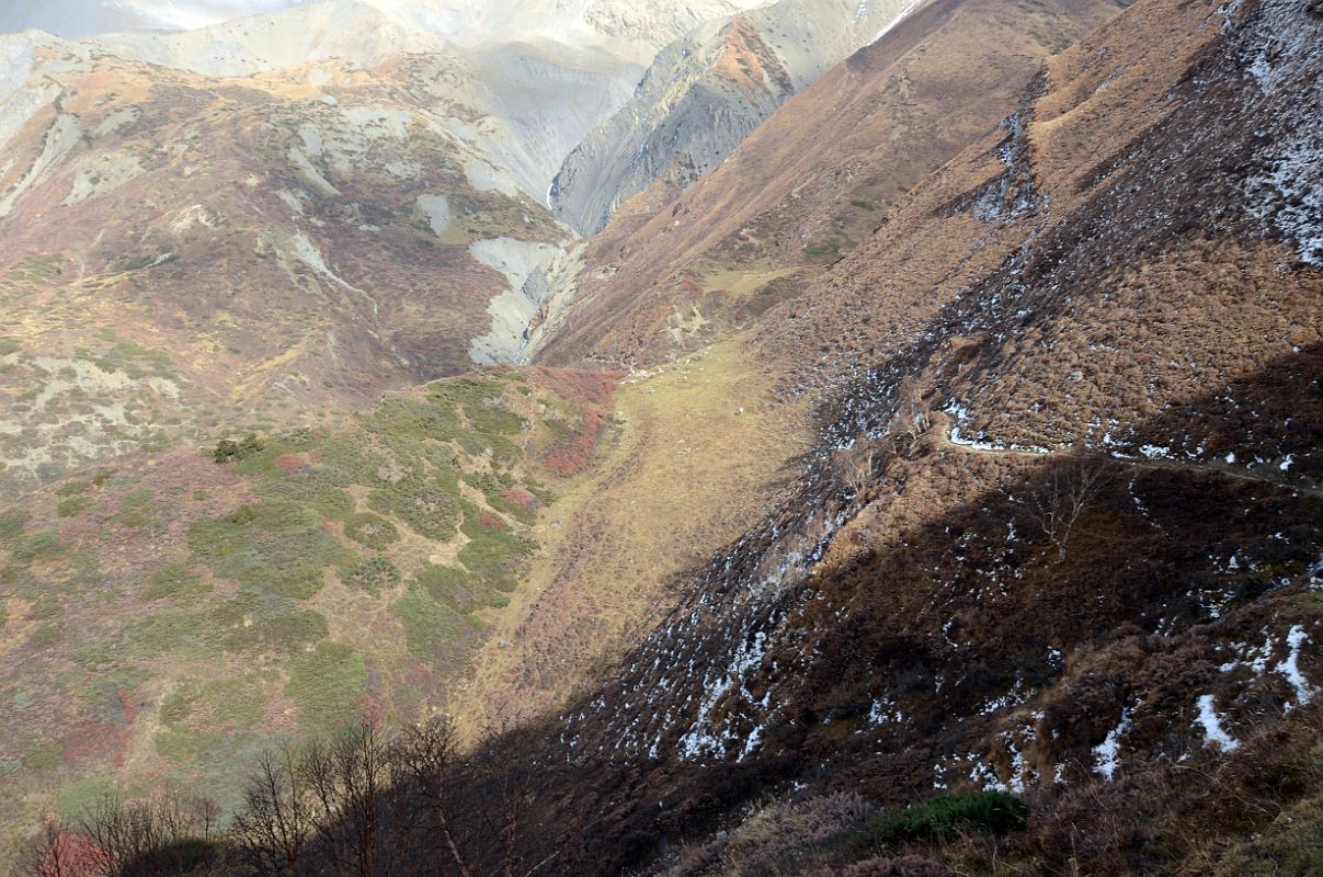 08 Descending From The Mesokanto La 5246m Towards Jomsom 